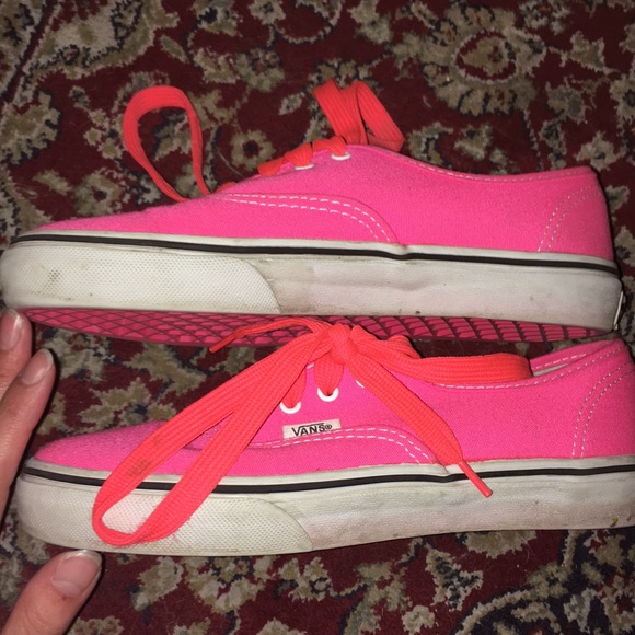 Bright pink vans - Picture 3 of 3